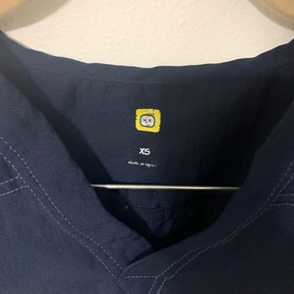 WONDERWINK navy scrub top xsmall - Picture 4 of 4